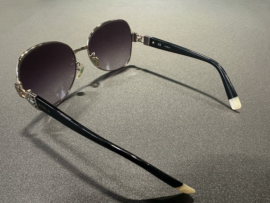 Оригинални слънчеви очила Furla
