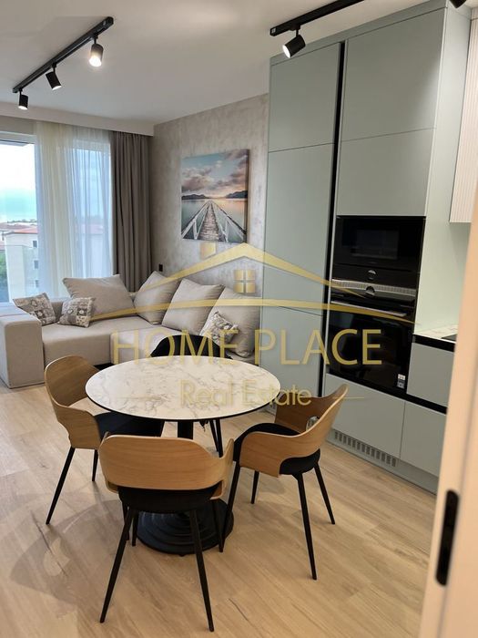 Дава се под наем Двустаен апартамент в к.к. Св.Св. Константин и Елена - 65 кв.м за 1196.97 € - Снимка #1