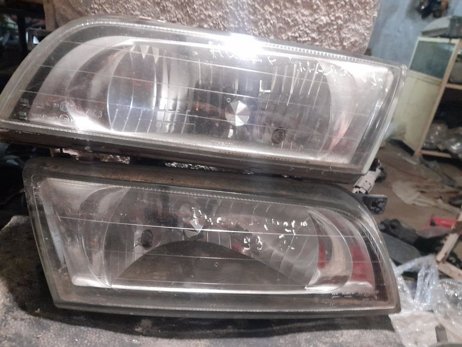 Nissan Almera фарове от 99 до 2001 година