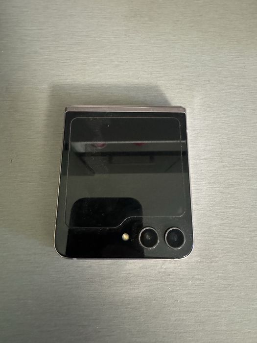 Samsung galaxy Z flip 5