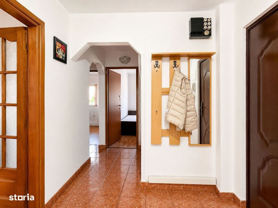 De inchiriat apartament cu 3 camere - zona Lipovei