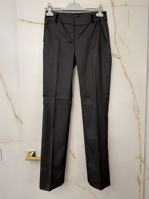 Costum elegant cu pantaloni