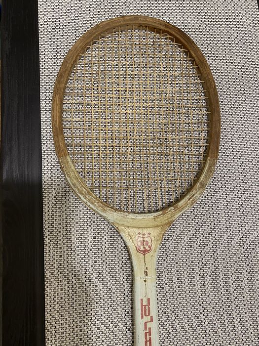 Paleta de tenis fabricata la Reghin