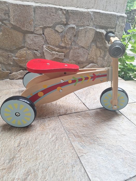 Дървена триколка