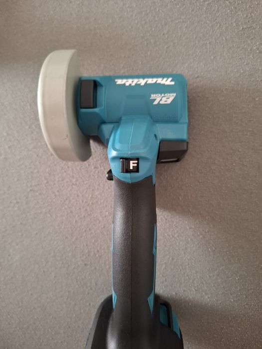 Makita 18 Makita xgt 40 v Milwaukee 12 v