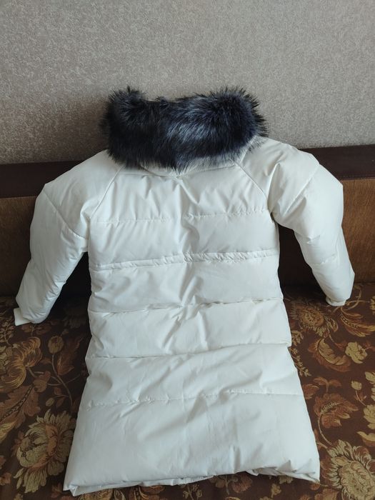 Продам куртку детскую.