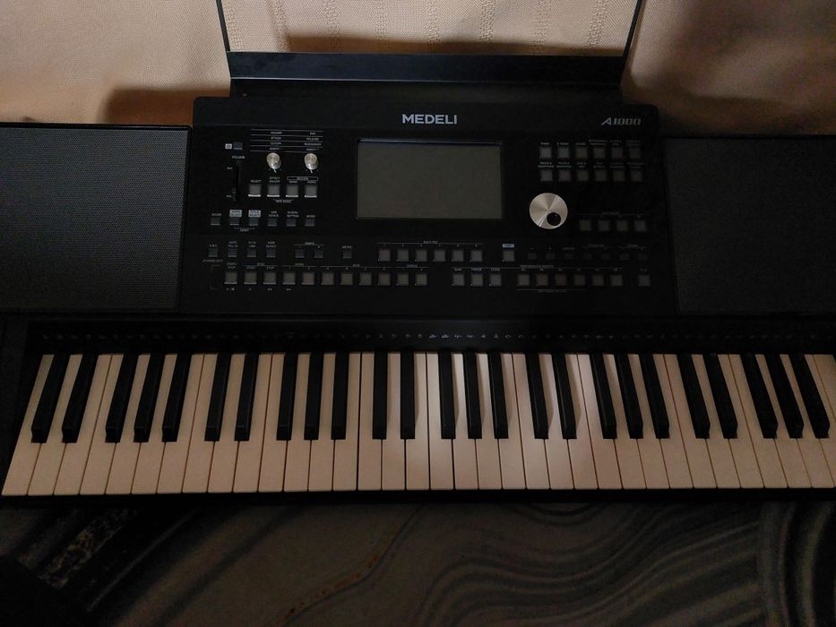 Синтезатор MEDELI A 1000