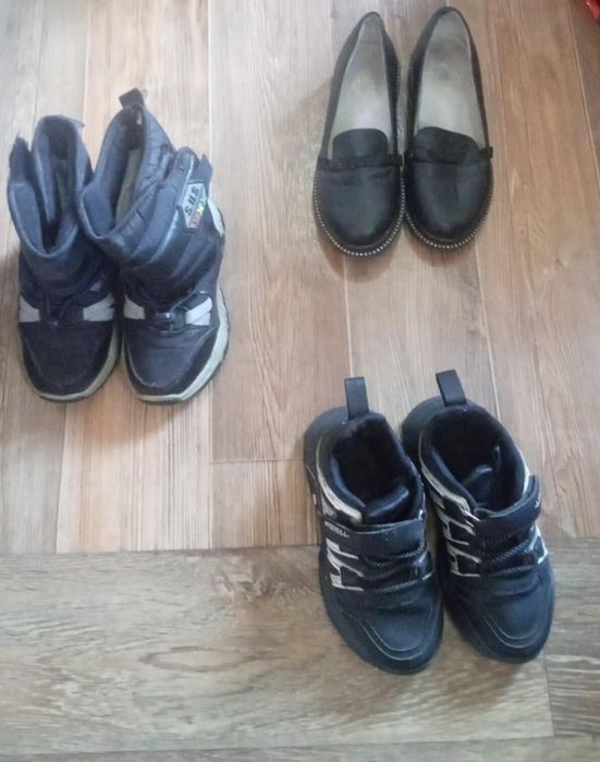 Продаю детскую обувь  по 1 тыс за пару