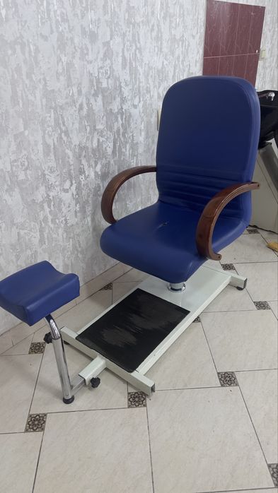 Педикюрное кресло.