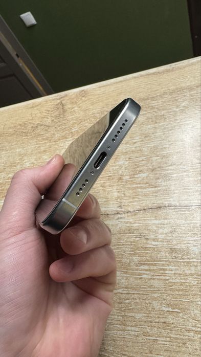 Продам Айфон 15 про Макс 256