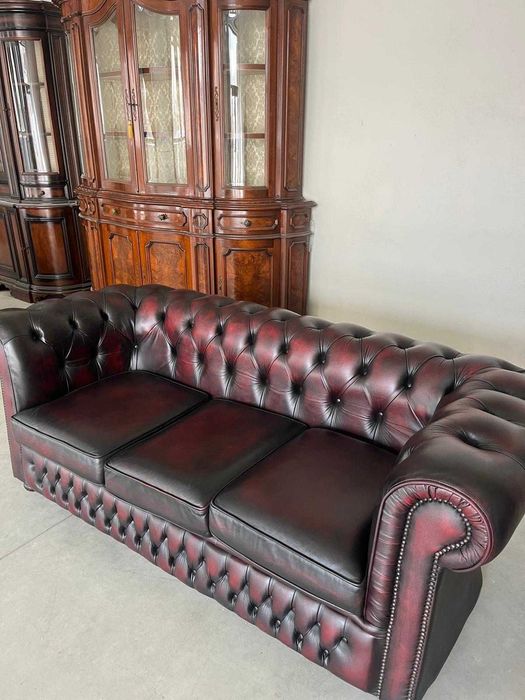 Canapea Chesterfield/Oxblood/3 locuri!