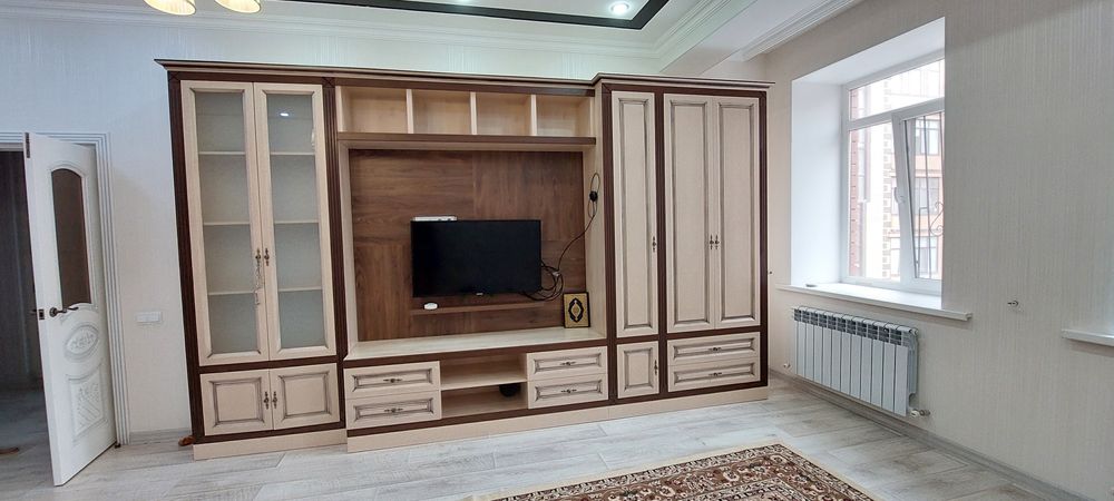 Продаётся стенка с Тв зоной