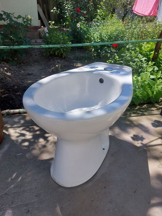 Биде белый отличном состоянии