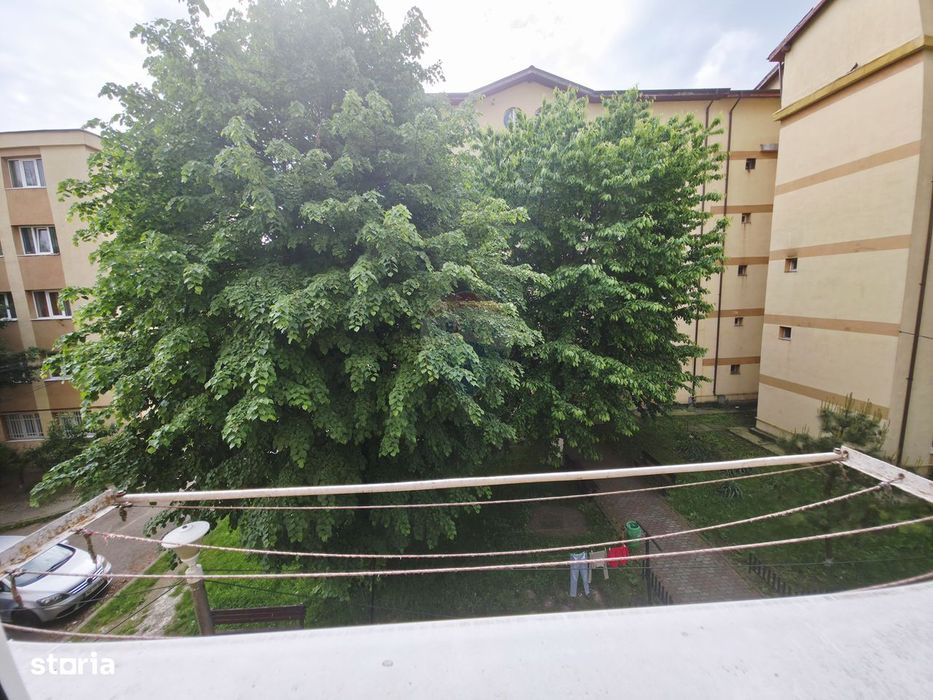 Apartament cu 3 camere de vânzare în zona Maratei