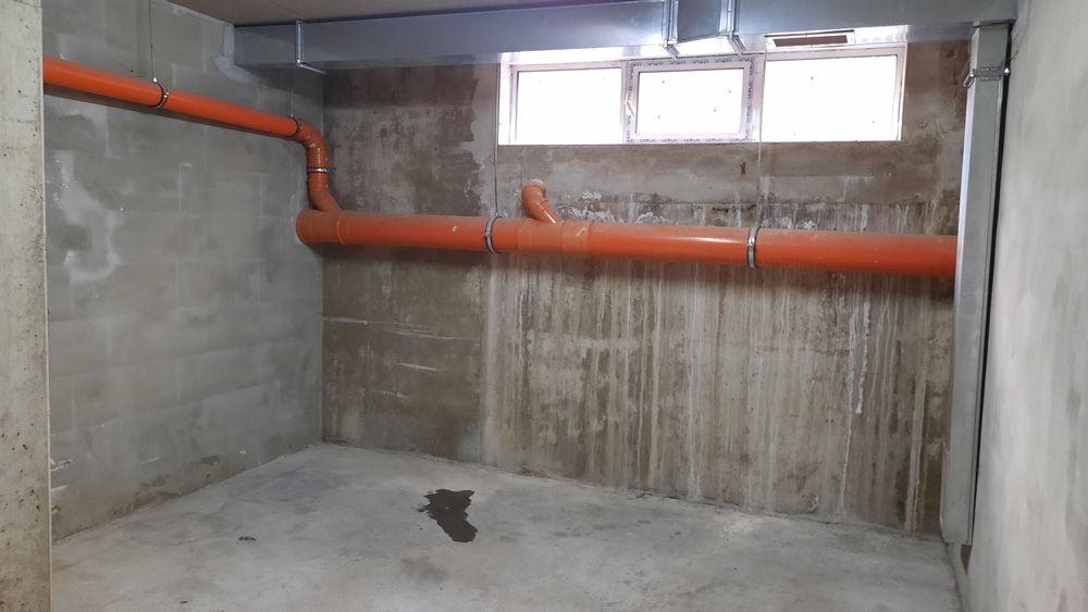 Дава се под наем Гараж / Паркомясто в София, Студентски град - 22 кв.м за 122.4 € - Снимка #4