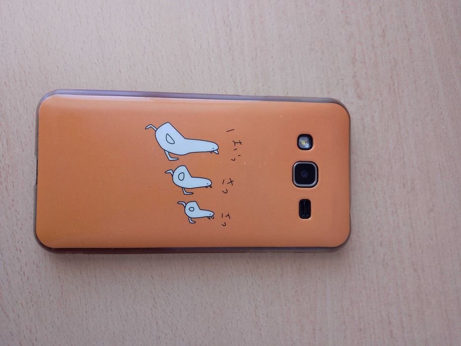 Продавам телефон Samsung j 3 от 2016 г. с 
вътрешна  памет 8GB