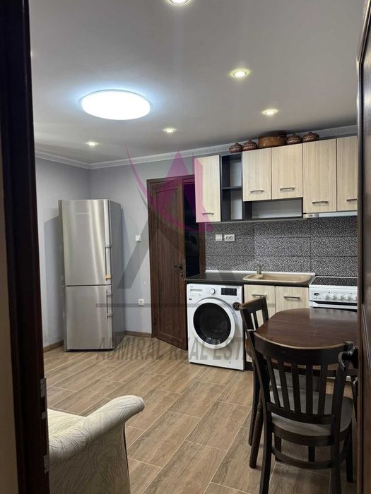 Атрактивна цена -тристаен -Лятно кино