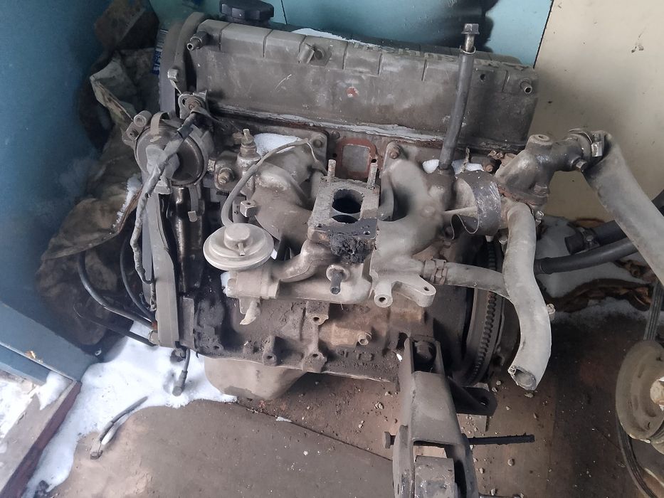 Продам двигатель на Митсубиси  объём двигателя 1.8