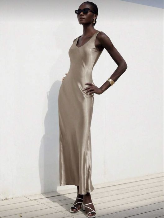 Rochie lunga, satin, sampanie, fara maneci