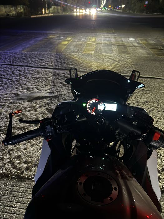 Спотрбайк yamaha r 3