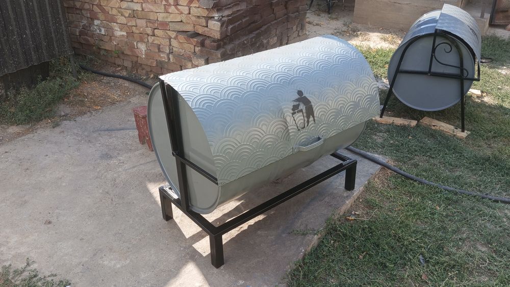 Мусорный бак, качеля, мангал