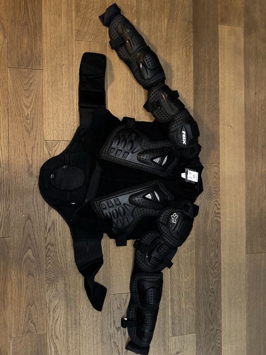 Armura Fox Titan - marimea L