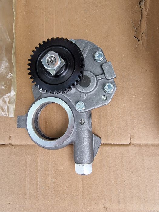 Pompa ulei tractor fiat 211 215 import Italia noua preț 1650  lei se p