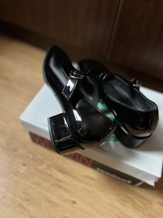 Официални обувки