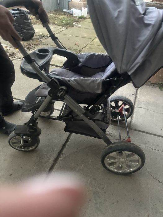 Каляска продается 10000