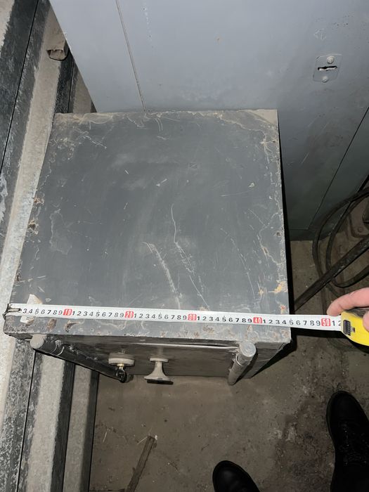 Сейф металический