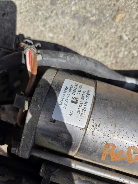 Compresor aer perne suspensie BMW X5 X6 F15 F16 cod 6875177