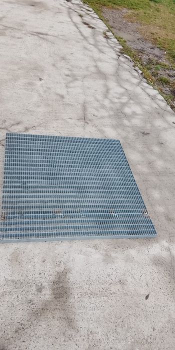 Vând gretare zincate sau trepte zincate