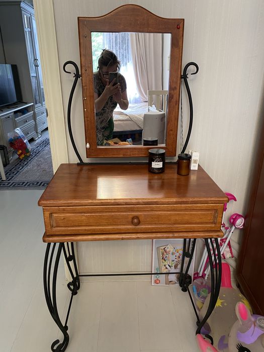 Продам спальный гарнитур.