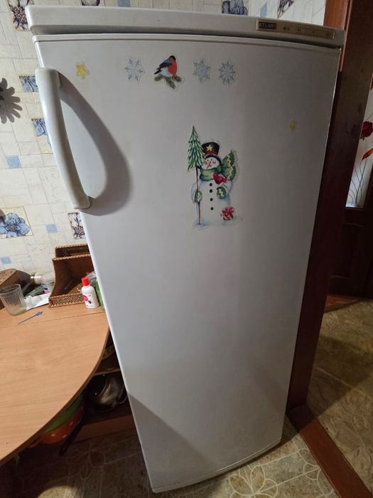 Продам морозильную камеру