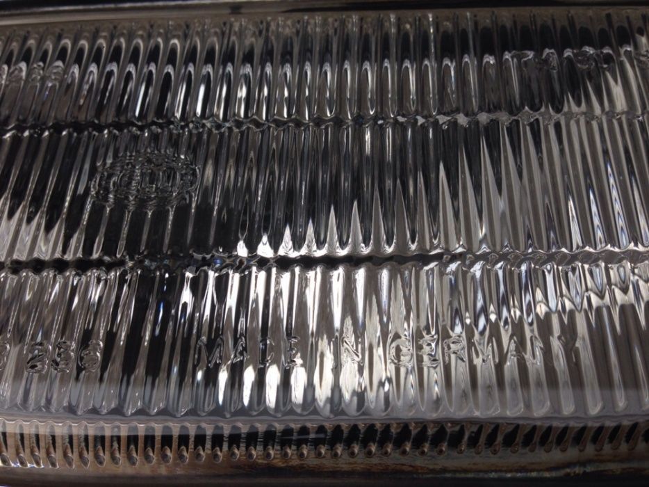 Халогени за БМВ Е36 за предна М техник броня оригинални Хела BMW HELLA