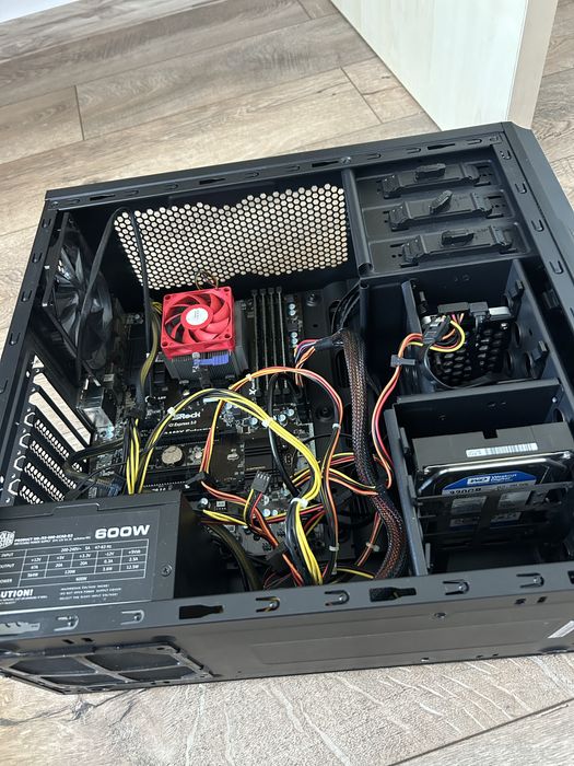 Настолен компютър AMD A8-7650K, 32GB RAM, SSD, HDD, GPU