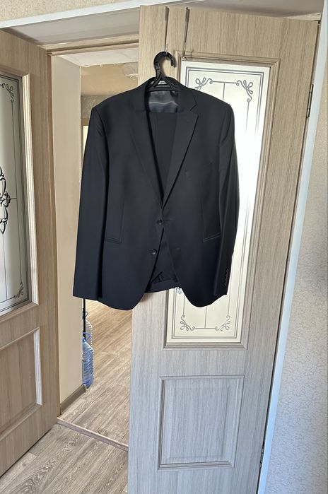 Костюм черный 54 р.
