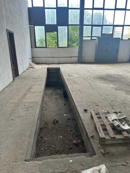 Авторемонтна работилница/Цех-681 м2, ЗПЗ