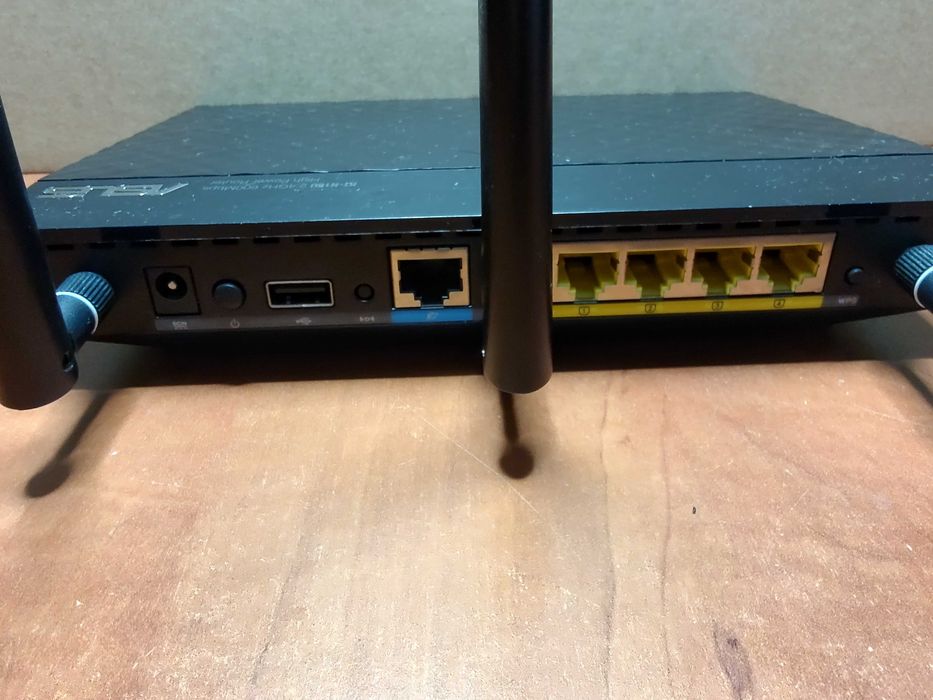 Router Gigabit Asus RT-N18U 2.4GHz 600Mbps High Power Ethernet USB 3.0