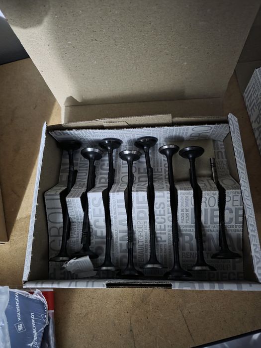 Supape Admisie+evacuare Renault motor 1.2 TCE 132017322R/132017323R