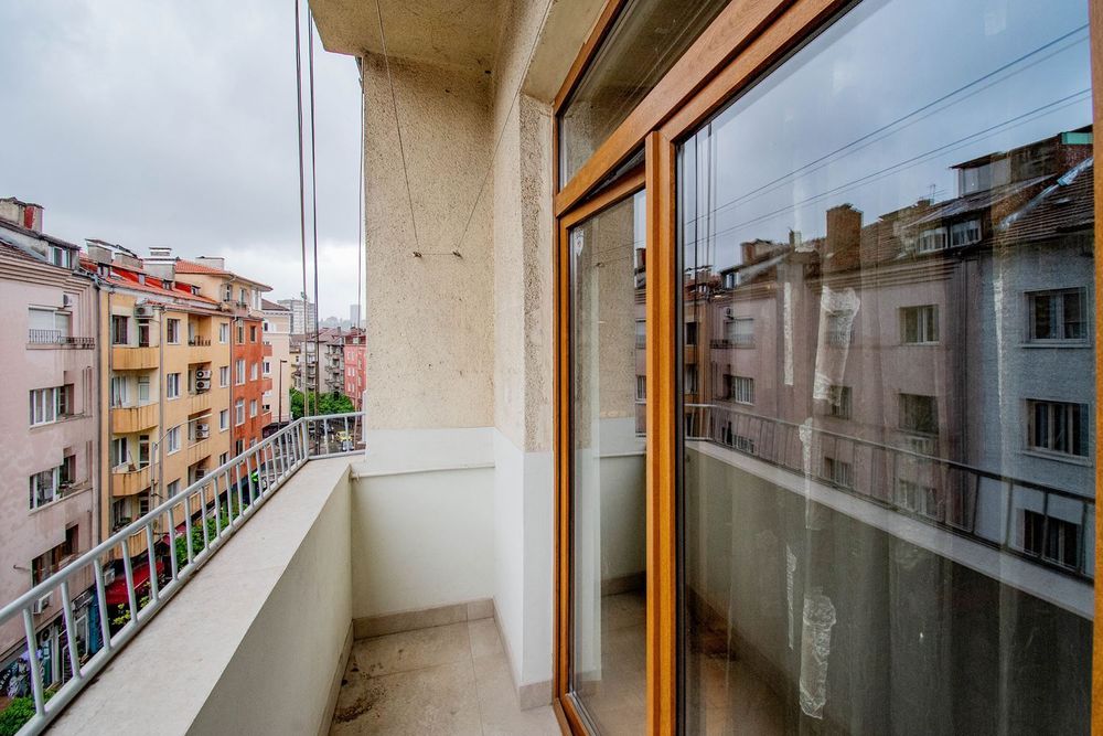 Дава се под наем Двустаен апартамент в София, Център - 73 кв.м за 1246.44 € - Снимка #11