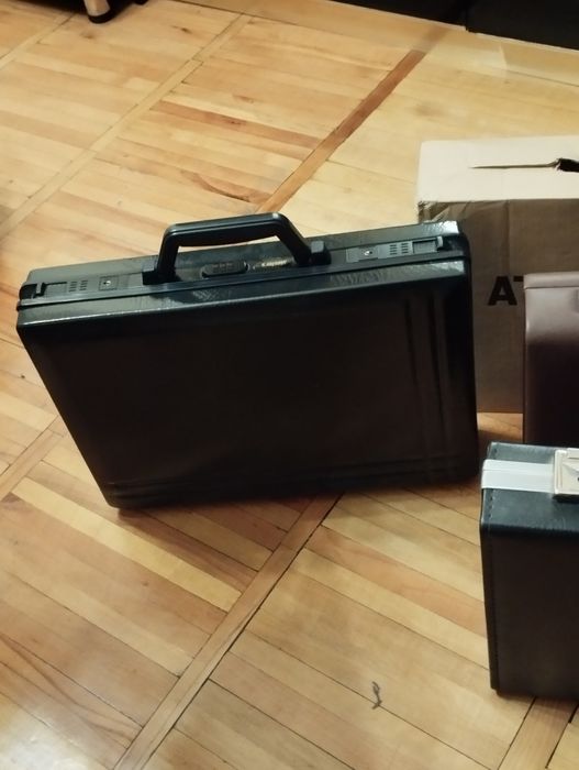 Дипломаты разные модели