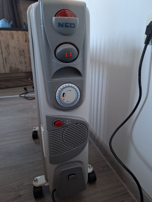 Електрически Маслен радиатор NEO OR-2013FT
