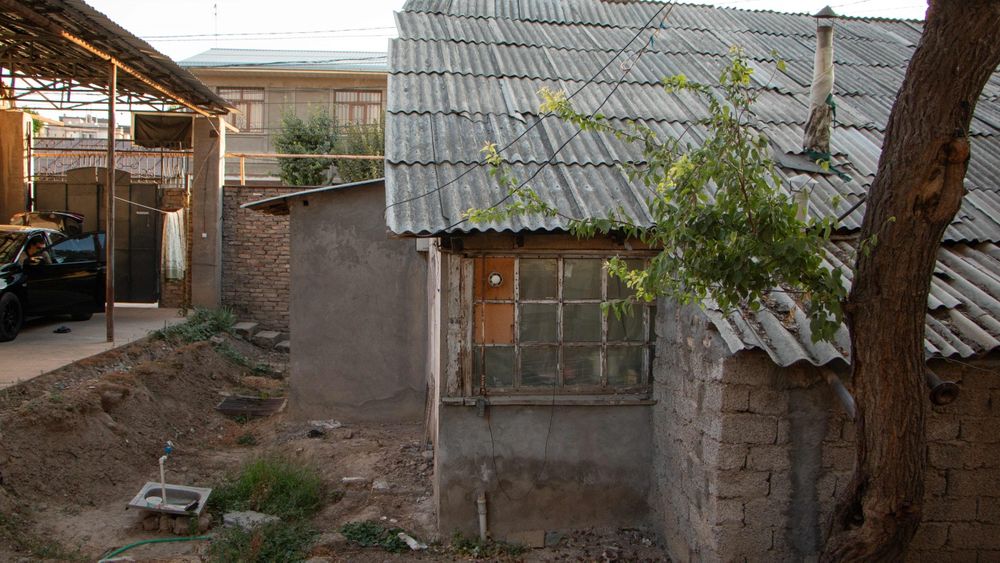 Продаётся участок 6 соток в самом центре города!