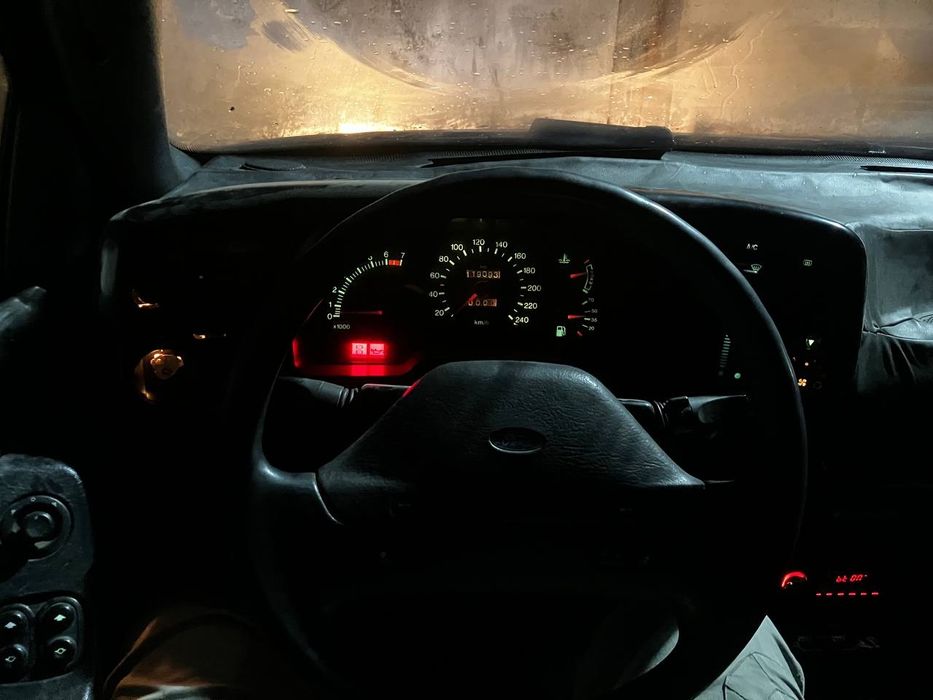 Продам машину Ford Scorpio