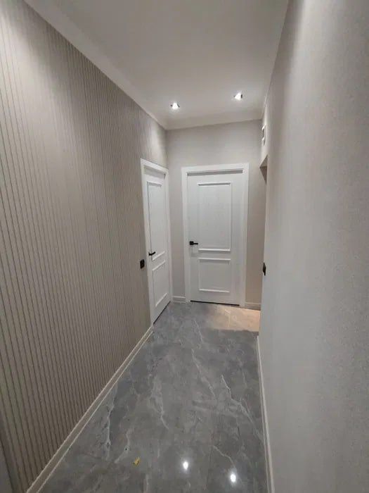 Срочно Продаётся ДрНар 2/4/9 с мебелью техникой евро ремонт !