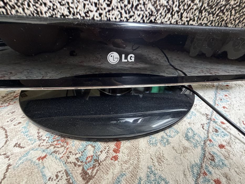 Продам телевизор LG