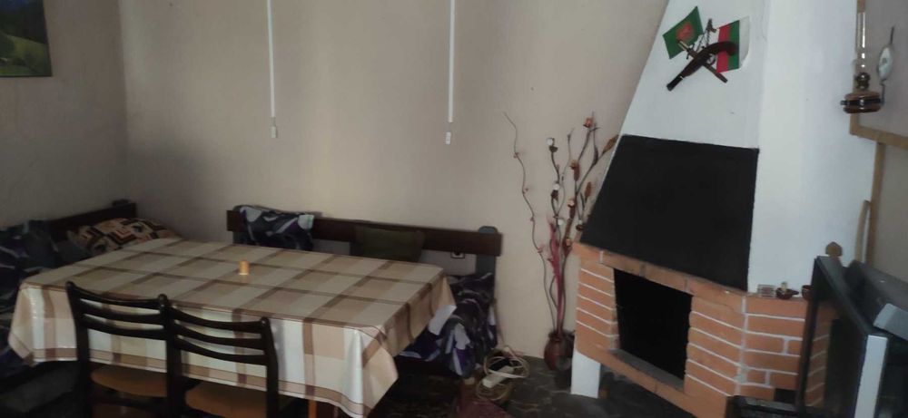 Къща с двор, лозе, басейн, беседка, кладенец с. Козаревец (Ст Загора)