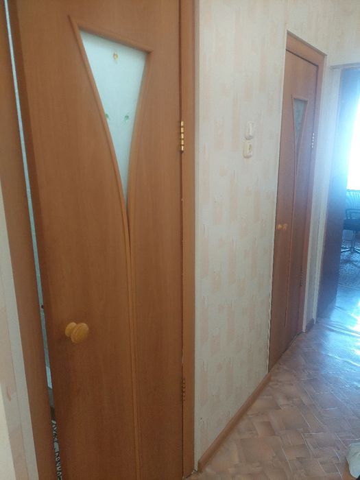 Продам межкомнатные двери б/у
