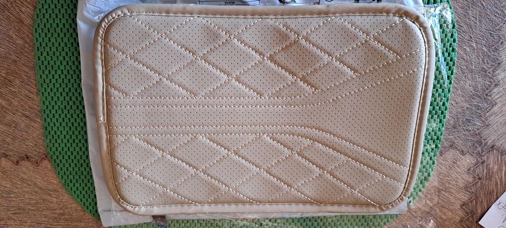 Автомобильный подлокотник